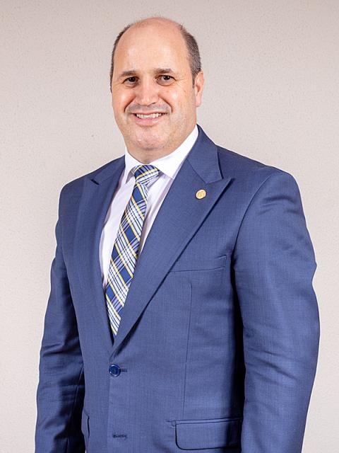 Pastor Hebrom Mussini